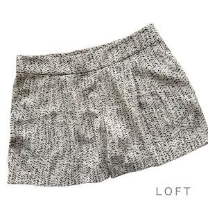 LOFT NWOT PLEATED SIDE ZIP SHORTS POCKETS BLACK & TAN | PETITE SMALL